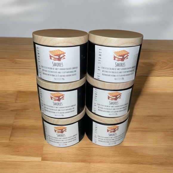 S’mores 4oz Candle Hand Made with Crusted Graham Cracker & Howlite - Picture 2 of 3